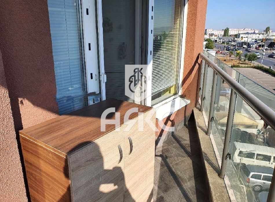 Продава се Двустаен апартамент в София, Люлин 8 - 62 кв.м за 2581 €/кв.м - Снимка #4