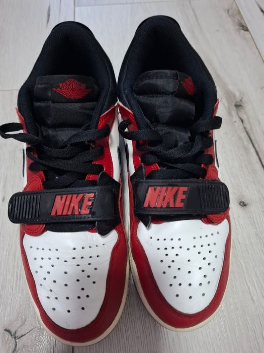 Adidasi  Nike Jordan