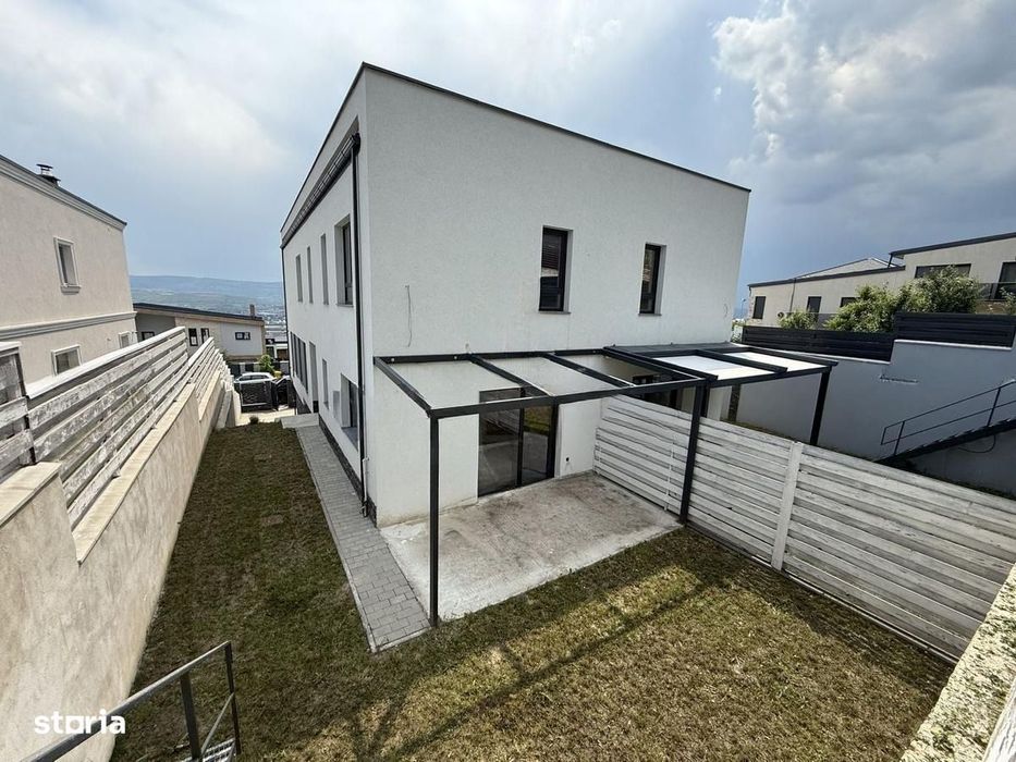 Duplex de vanzare 119 mp, garaj, parcare, teren 300 mp, Iris