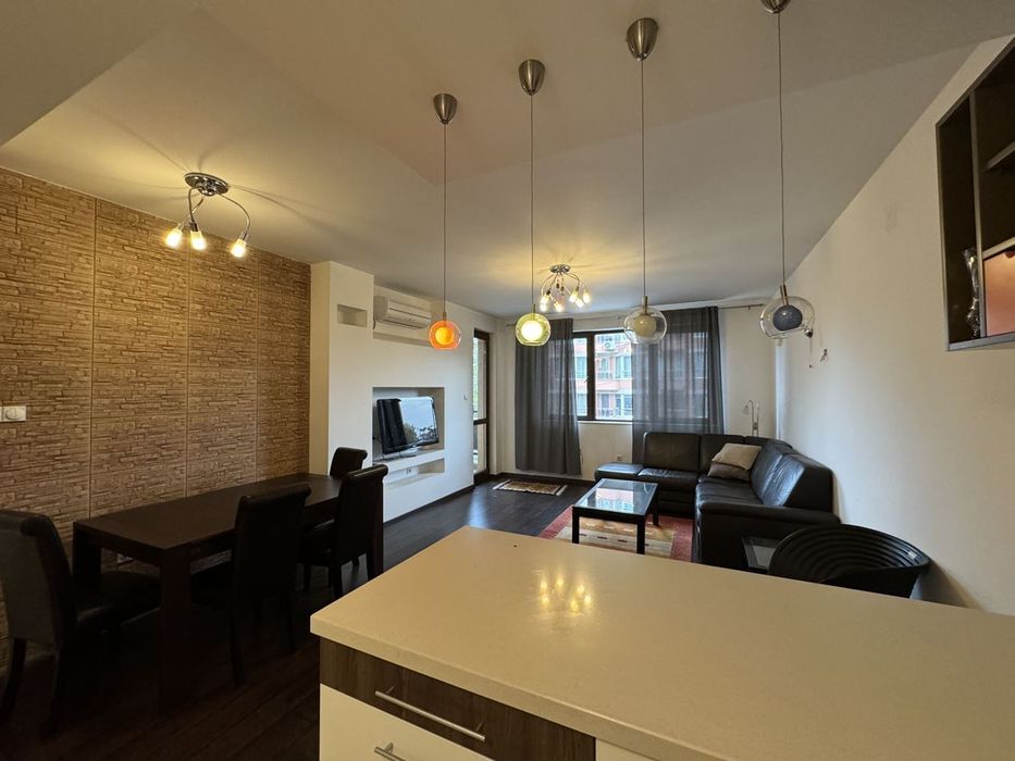 Дава се под наем Тристаен апартамент в София, Център - 119 кв.м за 760 € - Снимка #1