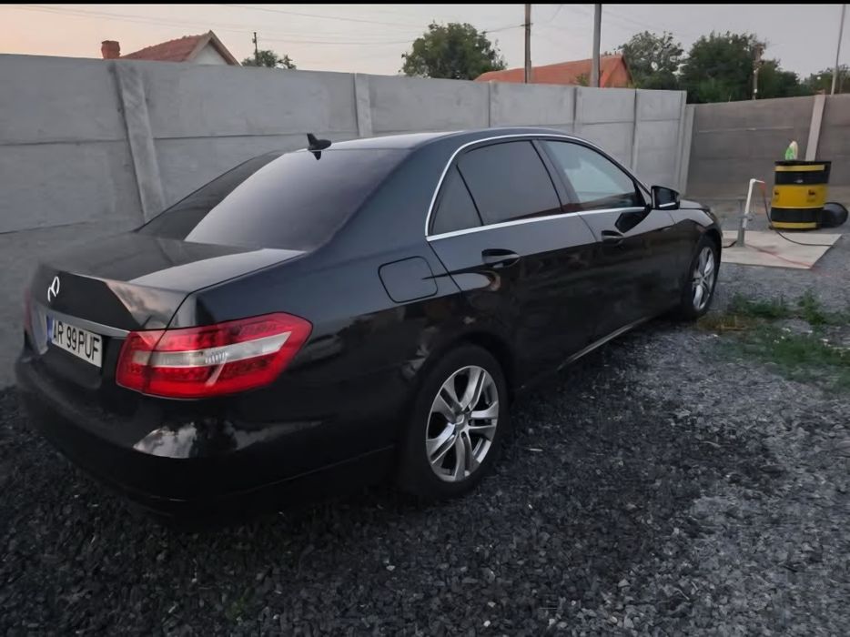 Vand sau schimb mercedes e class