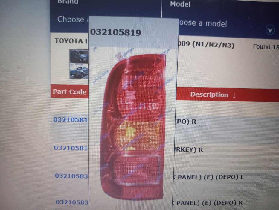 Lampa stop  toyota hilux semnal far spate piese toyota hilux caroserie