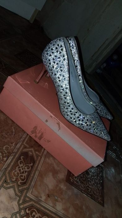 Туфли  сатылады новый