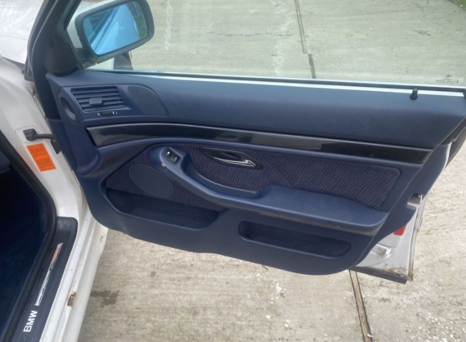 BMW 520d e39 2000 INTERIOR RAR ALBASTRU ( pentru piese )