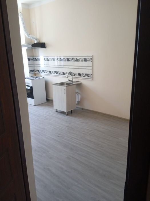 2 xonali,3 etajda,7 etajli dom.225 million