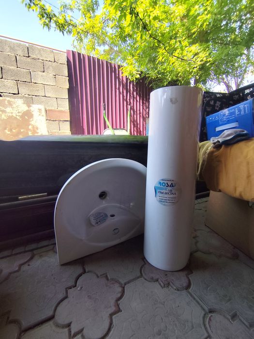 Раковина с пьедесталом