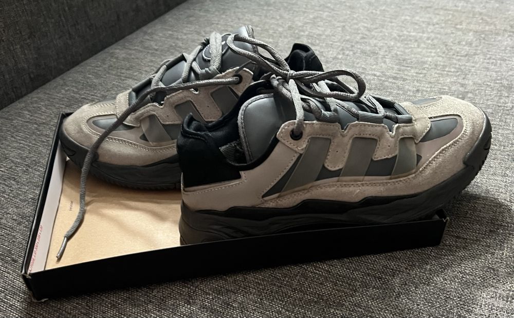 Продаи кроссовки Adidas