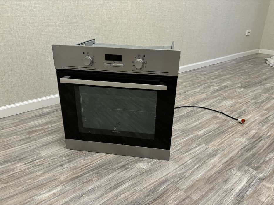 Продам духовку в хорошем  состоянии