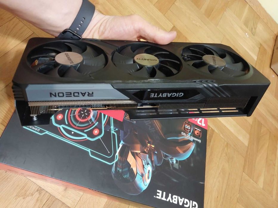 Gigabyte RX 7700 XT 12GB Gaming OC