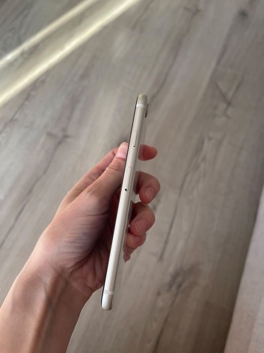 Продам iphone SE
