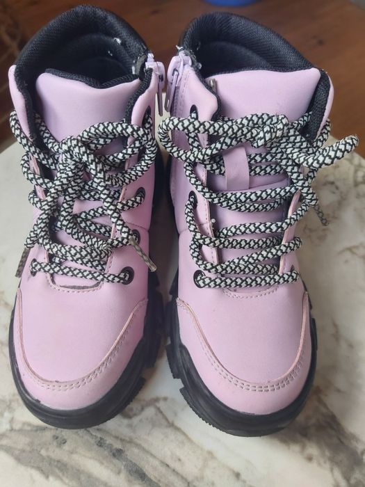 Ghete Reserved pt fetițe mărimea 28 purtate o singura data