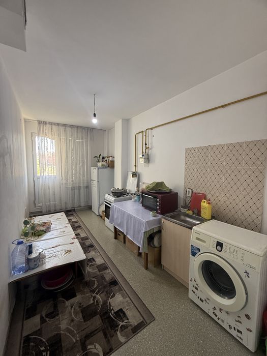 15мкр 1эт 2ком продается