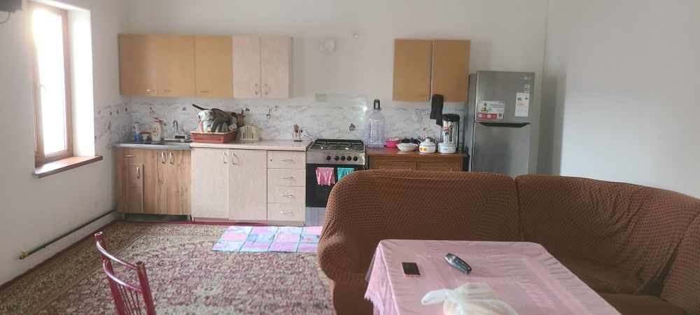 Xovli sotiladi  Motrid 4 sotok 2 etajli