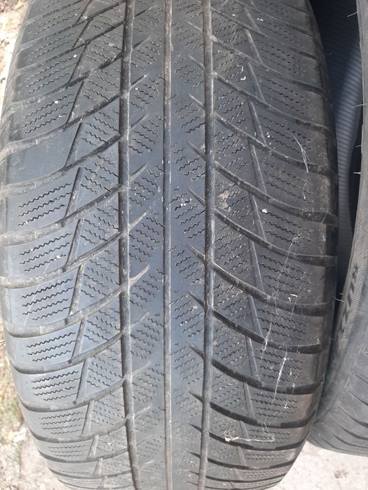 Продам шины 245/50/19 бриджистон