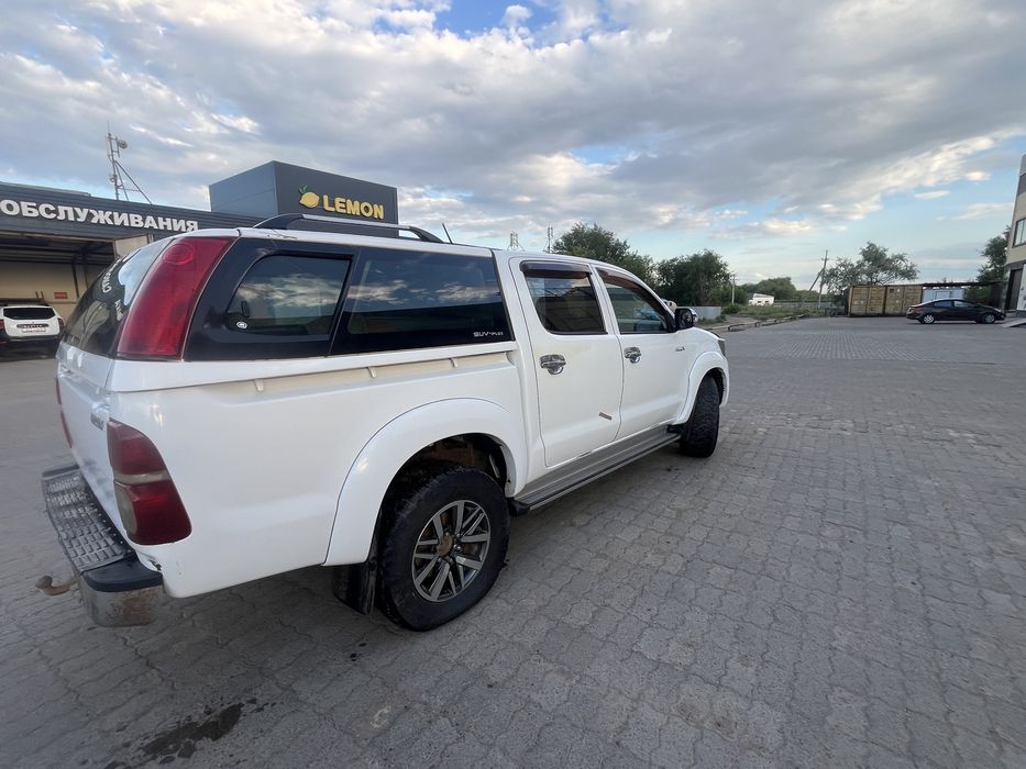 Toyota hilux …..