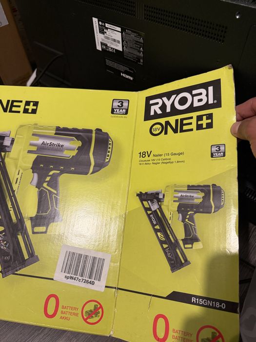 Ryobi nailer pistol cuie 18v  cu incarcator fara baterie