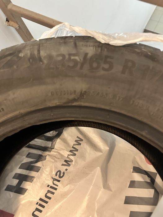 Продам шины CONTINENTAL  235 65/R17