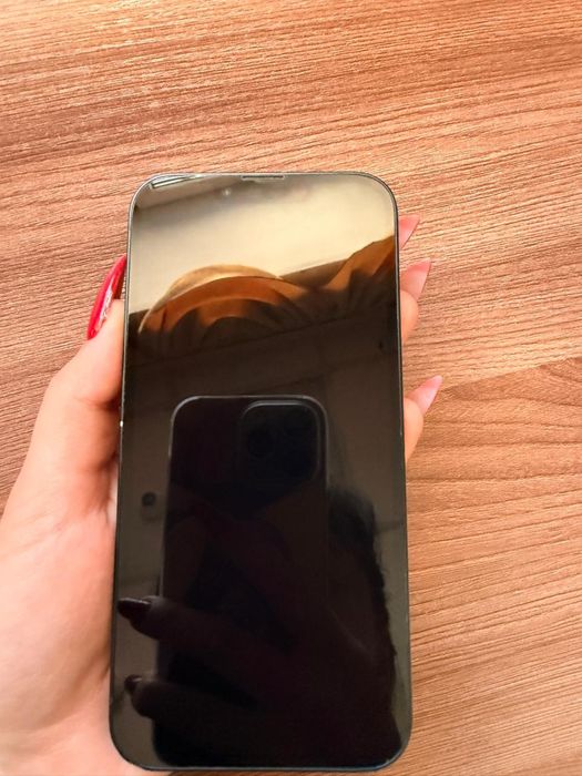 Продам Iphone 13 black