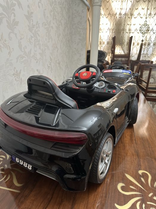 Детская машина в хорошем состояний мощный