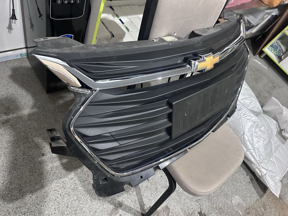 Решотка радиатора на шевроле Оникс