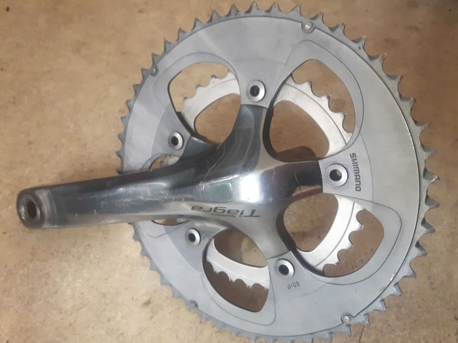 Shimano Тiagra 4600 / 170мм  Само десния курбел със плочите като на снимката, нямам ляв 170мм