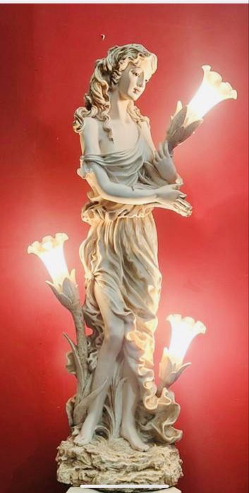 Lampa de podea stil antic