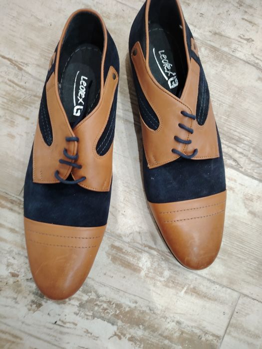 2 perechi pantofi din piele naturală mărimea 45  -150 lei ambele perechi