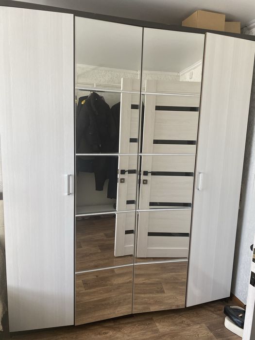 Продам спальный гарнитур