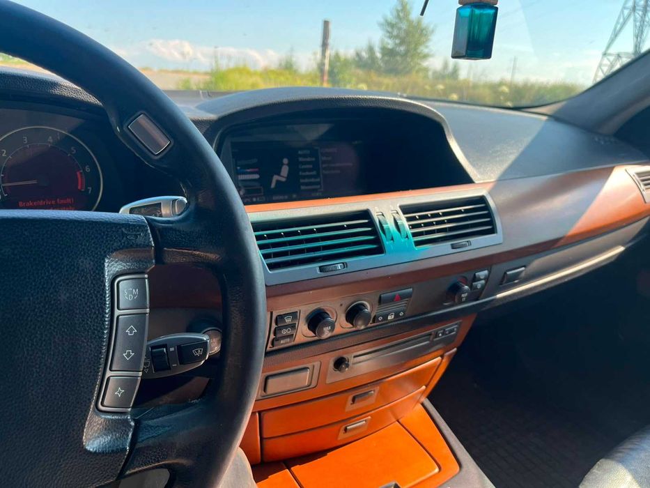 Продам Bmw 735 Не расстаможена.