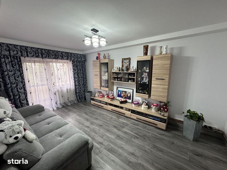 Apartament cu 4 camere, etaj 3 din 4 , Str. Belsugului , Micro 17.