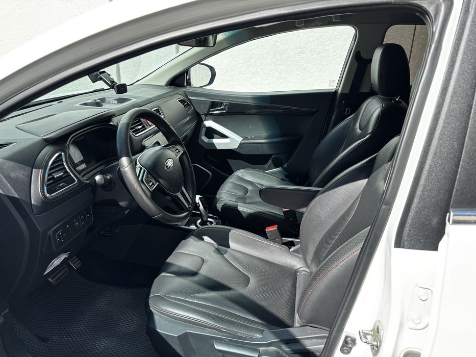 Электромобиль JAC  300 км