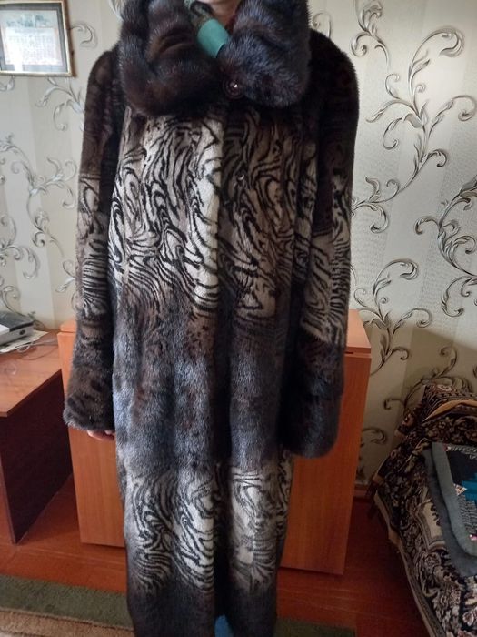 Продам норковую шубу размер 54