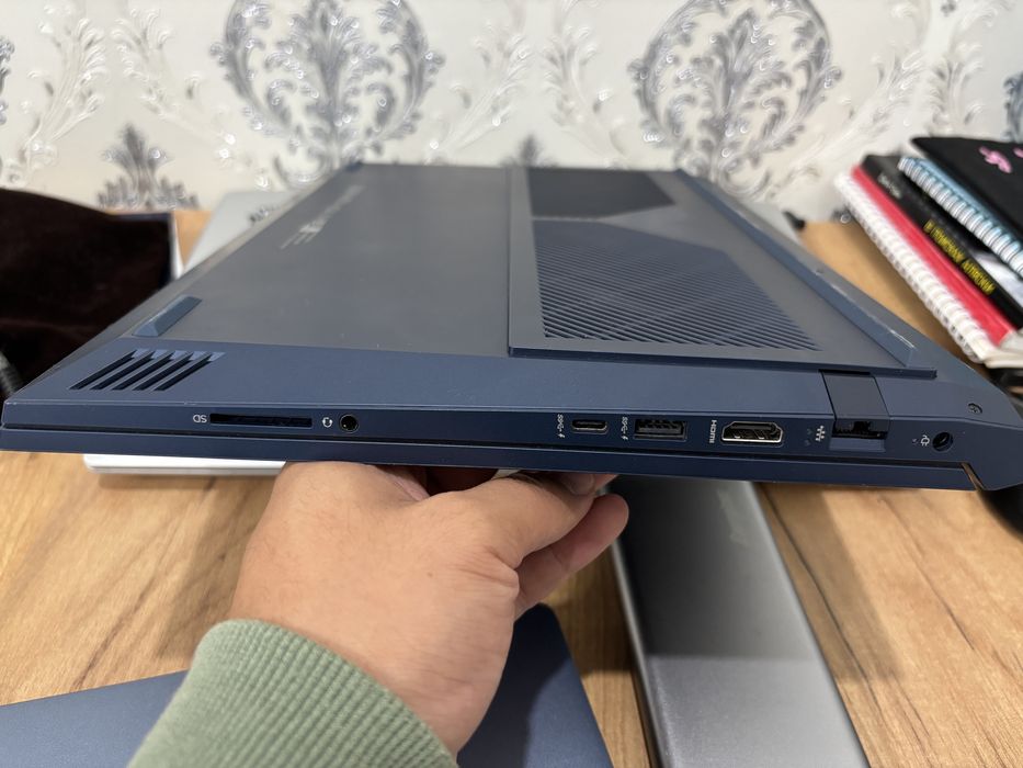 HP Victus 16-e1049