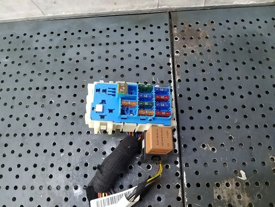 Panou sigurante relee 2.2 d land rover range rover evoque l538 bj32-14a005