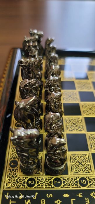 Шахмат "Зверинный стиль"