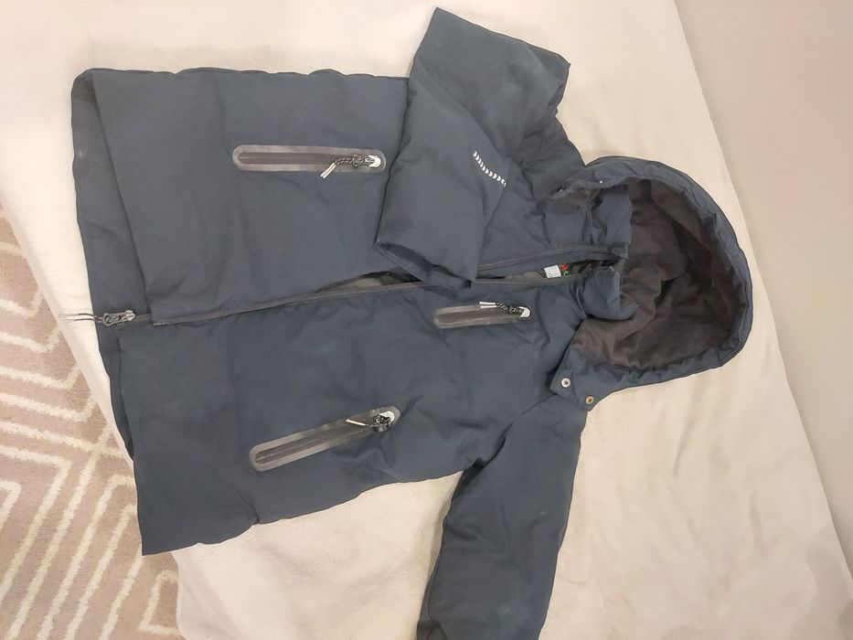 Продам детскую куртку