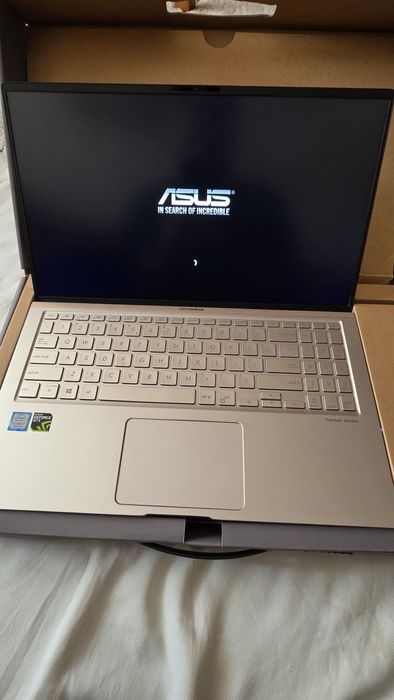 Ultrabook ASUS ZenBook 15 | i7-8565U | 16GB RAM | 512GB SSD | GTX 1050 | Win 11 Pro