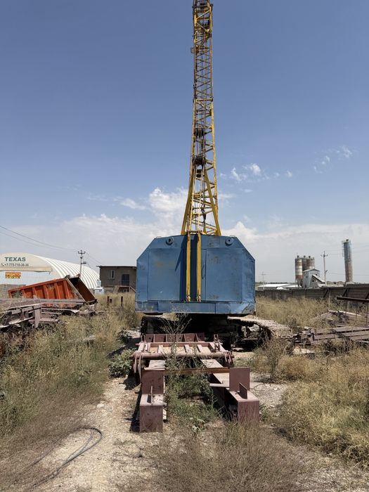 Гусеничный кран  Бр 25 тонн