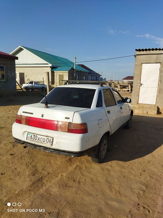 Автомобиль ВАЗ 21100