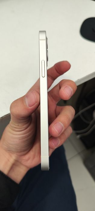 Iphone 12.  ideal