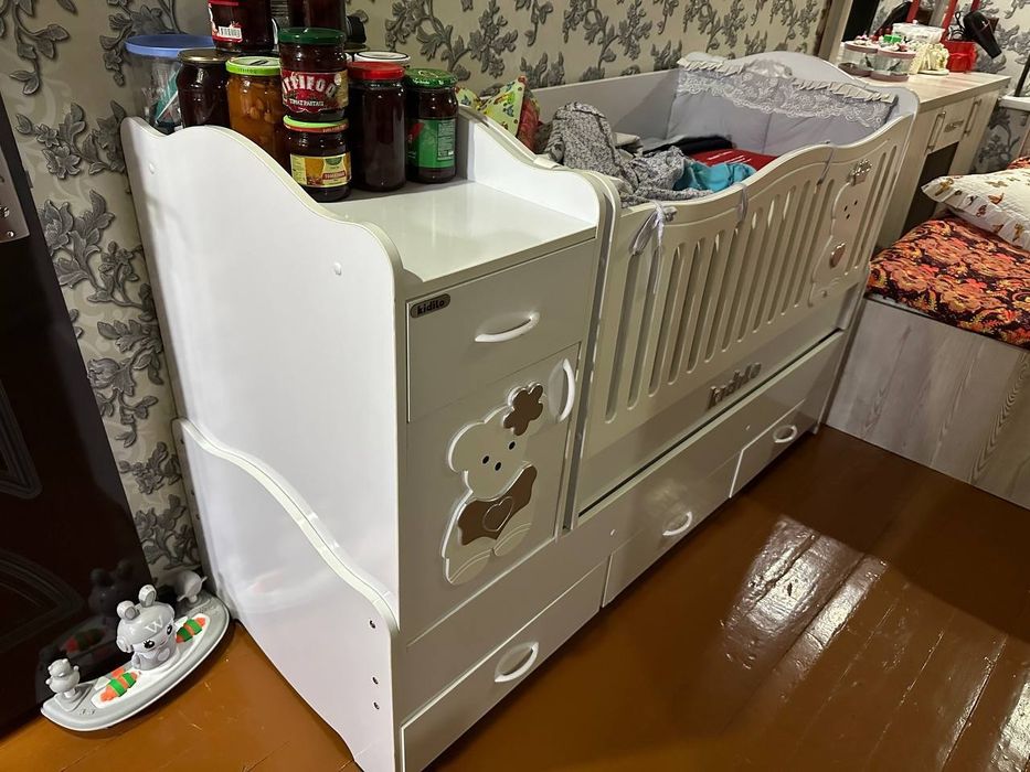 Bolalar mebeli.kravat va wkopi