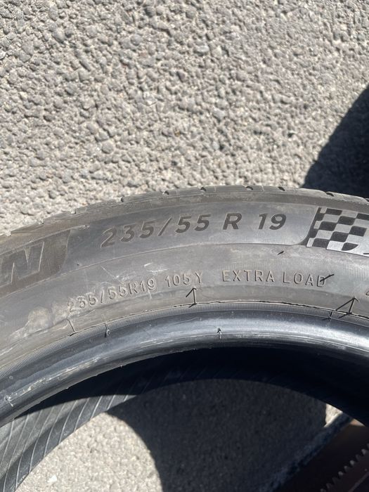 Продам резину 235/55/19