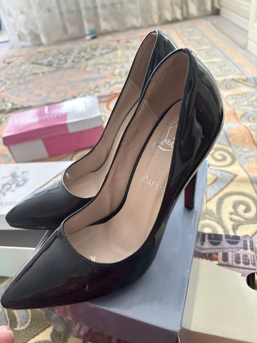 Туфли 38 размер қара түсті