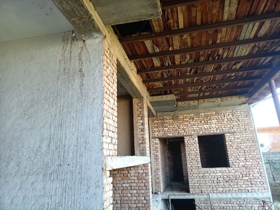 Уй сотилади 8 сотих