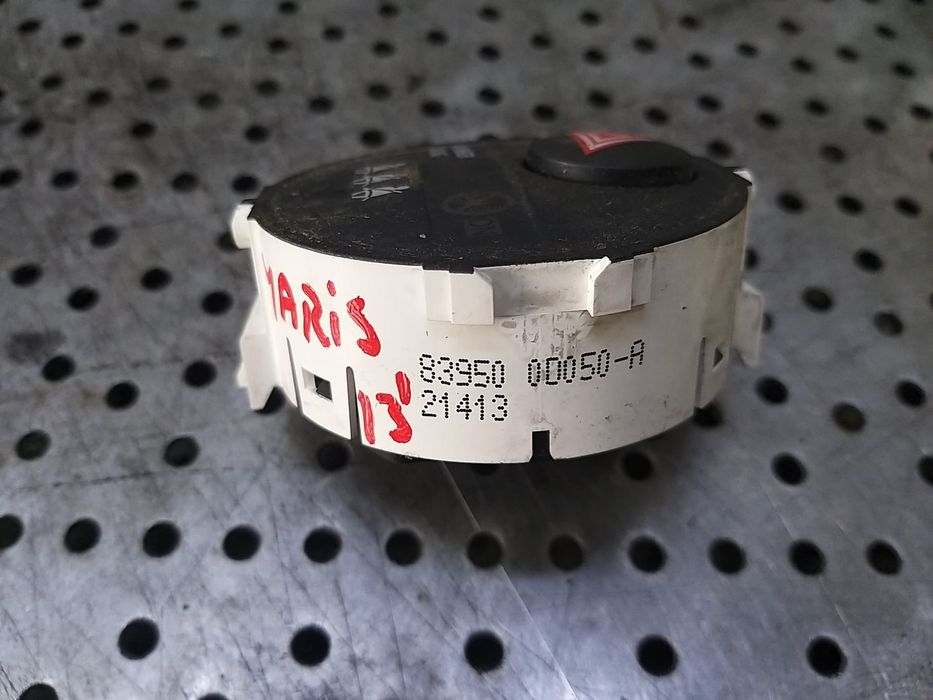 Buton avarii toyota yaris 3 p13 839500d050a