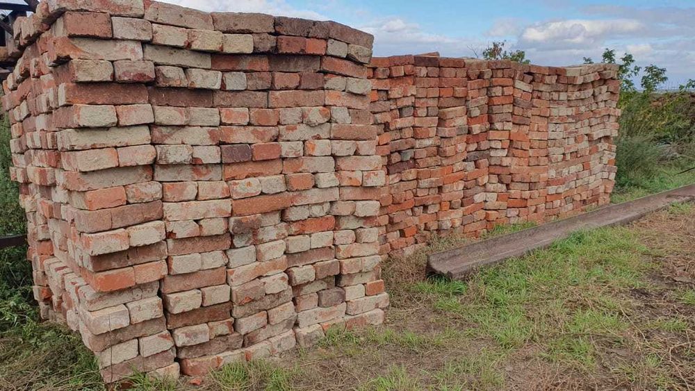 Продам красный кирпич
