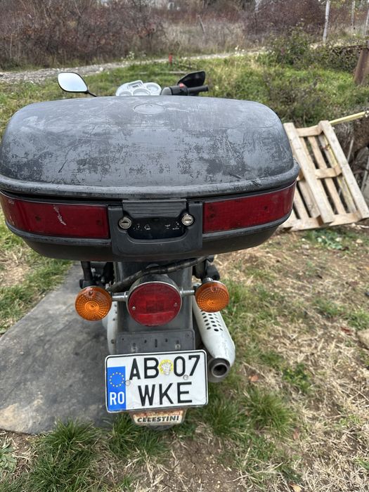 Vand Scuter Aprilia Scarabeo!