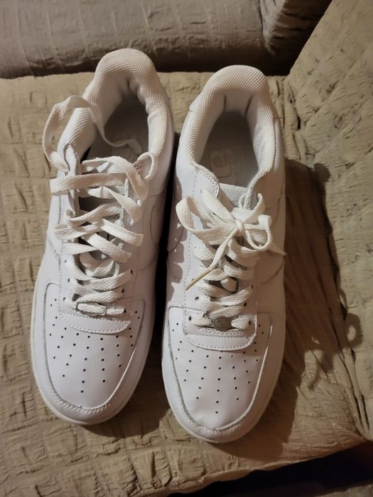 Нови оригинални маратонки NIKE