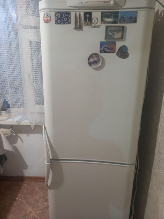 Продам холодильник