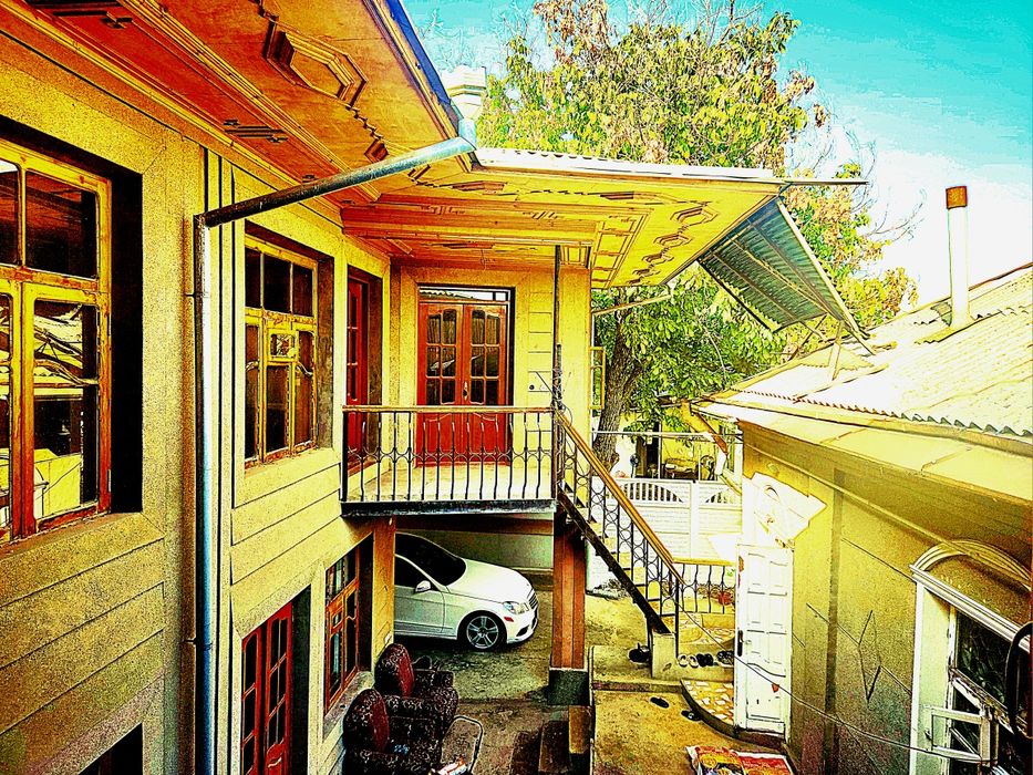 Янги Тошкент участка  11 хона иккита уй сотилади